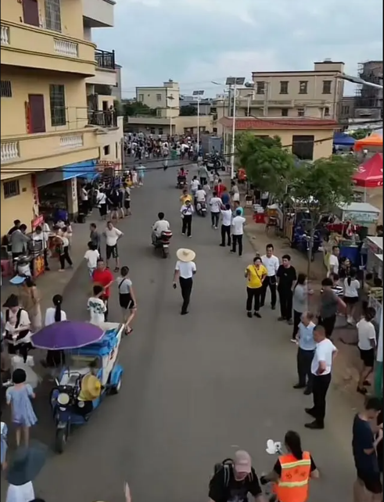 不管全紅嬋是否在家,邁合村的遊客都比較多。網絡圖