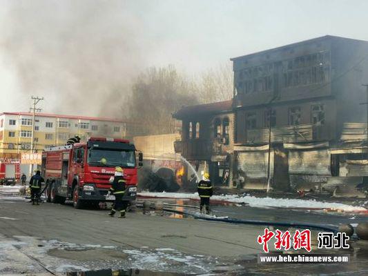 图为变乱现场火势已灭。 钟欣 摄