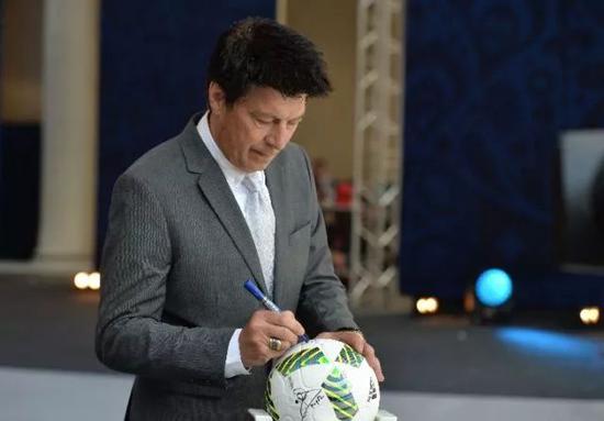 媒体:俄罗斯都做到了 中国足球不能只想着撞大