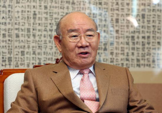 89岁韩国前总统全斗焕被判缓刑2年 曾获死刑还被抄家