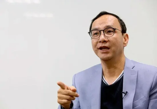 叹民进党让台湾面临严峻挑战,朱立伦:新任党主席一定要率领国民党胜选