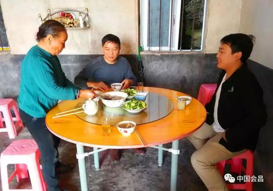 追记江西会昌县周田镇扶贫干部文树人:奋斗到