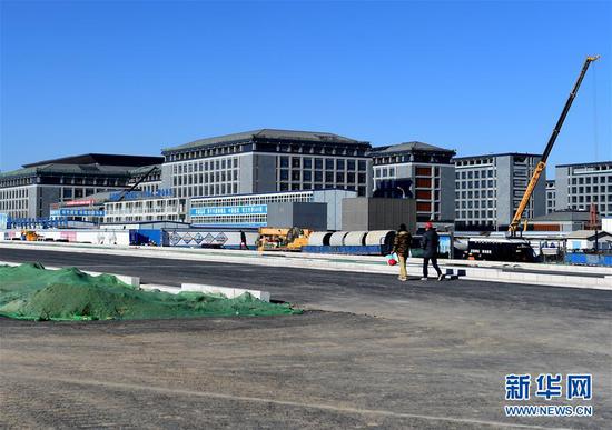 已基本建成的北京城市副中心行政办公区一期工程现场（2017年12月20日摄）。 新华社记者 罗晓光 摄