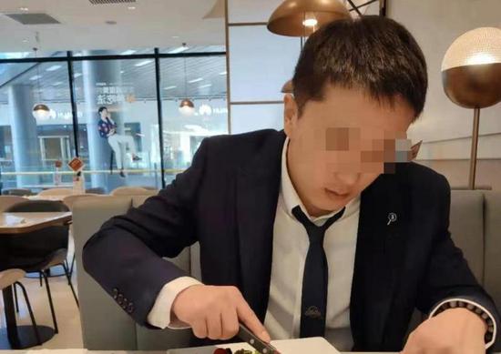 博士接受“零风险”手术后死亡 原计划明年结婚  梦想留校任教