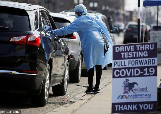 Pictured in the United States under the Epidemic (Pic: Reuters)
