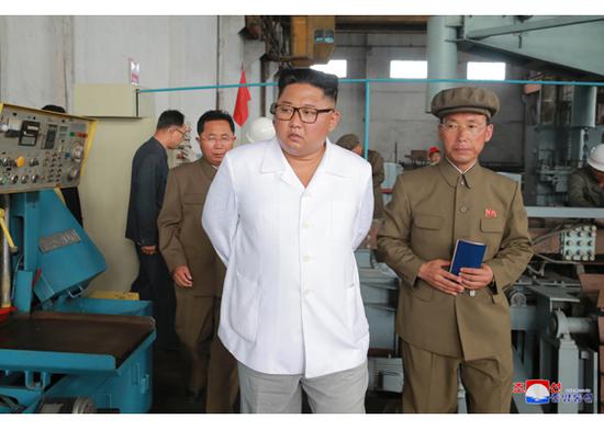 金正恩视察清津造船厂(图:朝中社)