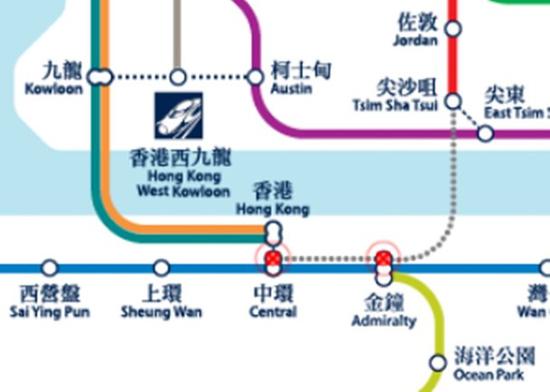 港铁中环站发生事故 2列列车相撞车长受伤