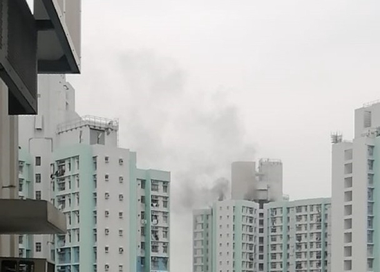 香港新界一住宅楼起火