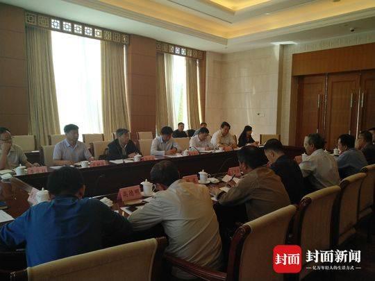 天津市政府人员听取国家林草局督导组反馈意见。摄影/封面新闻记者 谢小丹