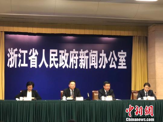 浙江省政府召开新闻发布会说明英语科目加权赋分情况调查结果。 李子豪 摄