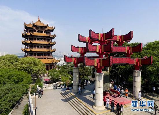 ▲4月29日拍摄的武汉黄鹤楼景区(无人机照片)。新华社记者 熊琦 摄