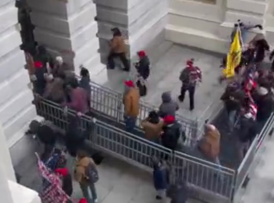 【蜗牛棋牌】美国国会大楼发生抗议暴乱 已导致一人死亡