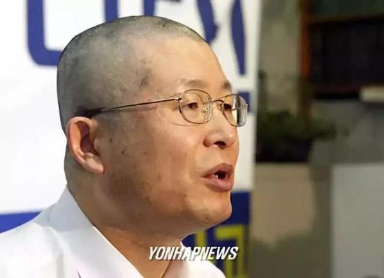 韩国政坛新“风气”:一言不合就剃光头?