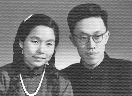 1957年，王蒙与崔瑞芳结婚照
