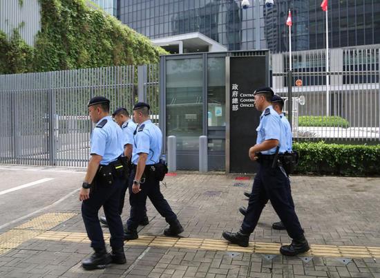 香港警察在巡逻(陈青青/摄)