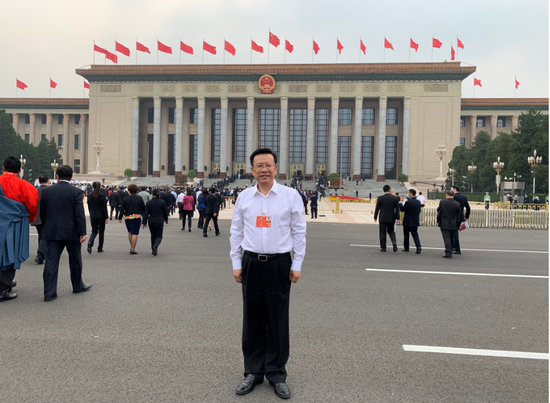 皮剑龙委员：非法交易和食用野生动物应入刑