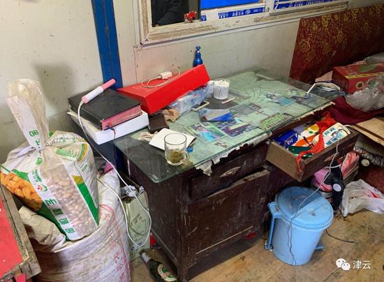 天天娱乐场体验彩金|乞丐自创“彩虹体”书法,被方正字库收购,50年收入归他所有