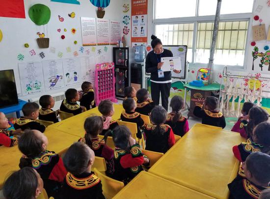 贫困人口脱贫变化_脱贫攻坚图片(2)