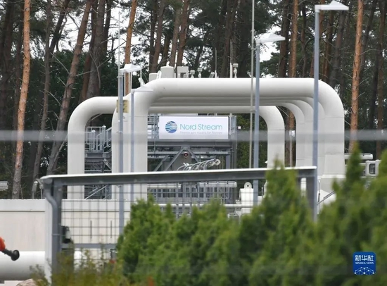  9月14日，在德国卢布明拍摄的“北溪-1”天然气管道相关设施。图源：新华社