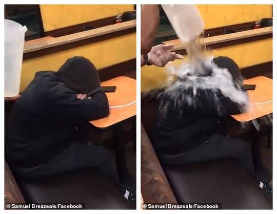 美国流浪汉在咖啡店里睡觉 被店员嘲笑泼水(图)