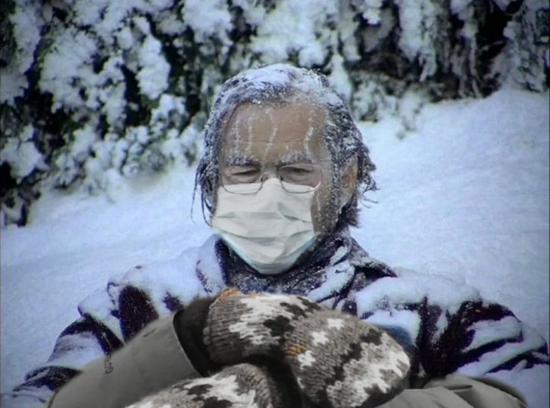 “火了就卖衣服”定律 桑德斯也没逃过…