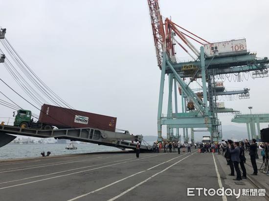 高雄运往福建的农产品货轮1月19日首航(图片来源:台湾“东森新闻网”)