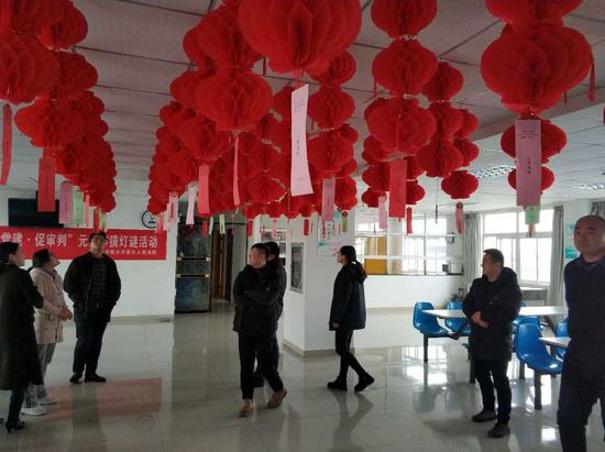 区曲工猜成语是什么成语_疯狂猜成语 区曲工工打一成语答案解析(3)