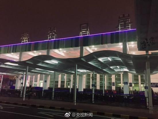 受台风山竹影响 珠海澳门间三口岸暂停通关