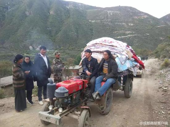 ▲转移现场 图据网信昌都