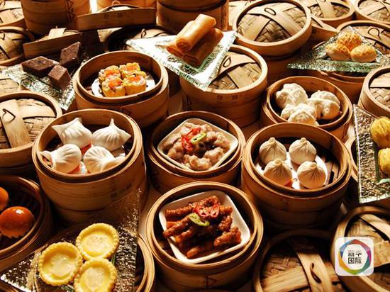 巴拿马中餐馆里的中式早茶。图片来源:新华社