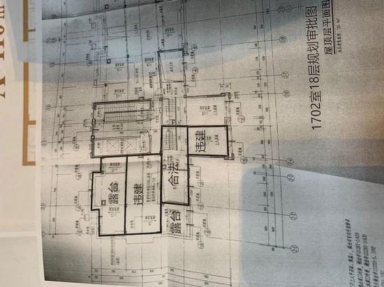 吴军调出了原始图纸,自己标出了“违建”区域。
