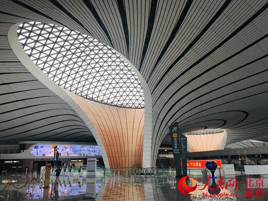记者探访大兴国际机场航站楼:精巧设计让乘机更便捷
