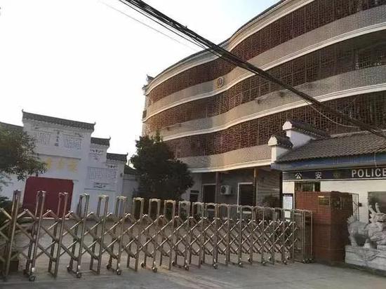 新宝六怎么下载软件·小学语文教材内容引热议,难道课本印错了?