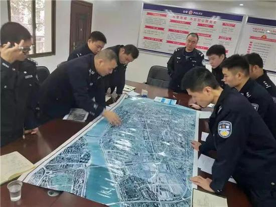 博狗网站连不上_《宽窄之道》在成都首发 叶延滨等名家现场助阵