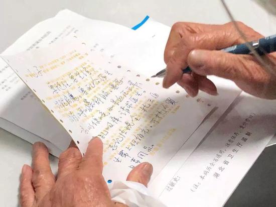 感动中国！儿患新型肺炎，90岁老母医院独守五天