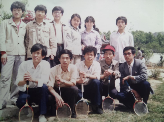 第二排右二为张继先