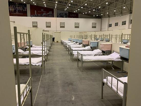 准备收治病人的方舱医院。图片来源:同济大学附属东方医院