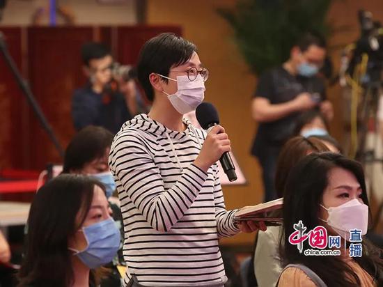 香港星岛日报记者提问(图源:中国网)