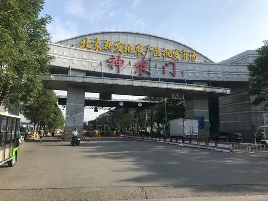 北京蔬菜生果的供给90%泉源于新发地农产物批发市场。(本刊记者 彭丹妮/摄)