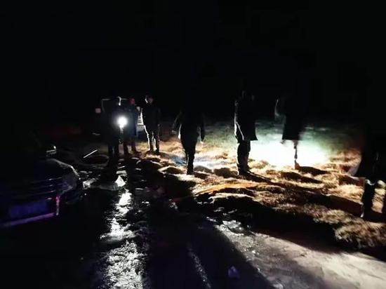 两游客擅闯西藏色林措自然保护区被困，获救后