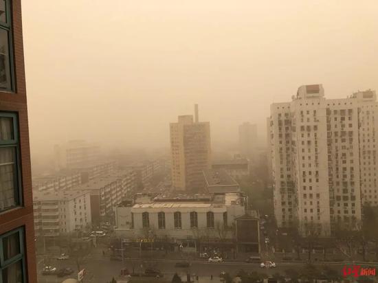 ▲北京目前沙尘天气严重