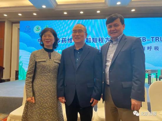 左起:成诗明、张定宇、张文宏