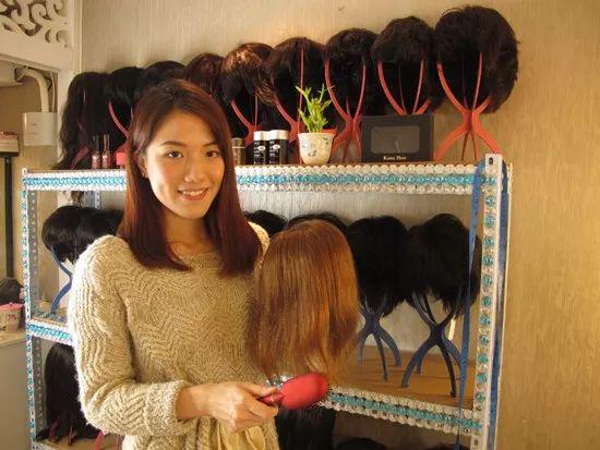 中国假发成老外刚需 网友:看到全球都秃我放心了