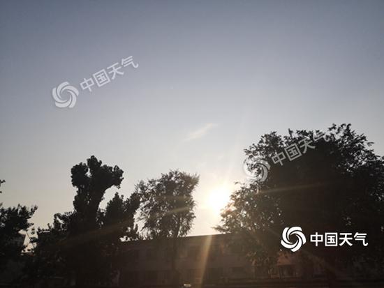今晨,北京阳光“在线”。