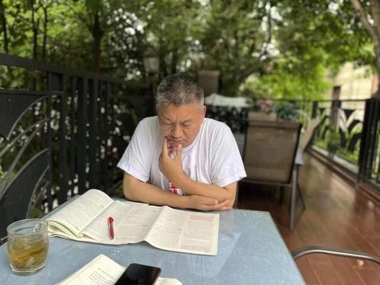 高考钉子户梁实第26次备考,目标川大:如早几年选文科,应该考上了休闲区蓝鸢梦想 - Www.slyday.coM 高考钉子户梁实第26次备考,目标川大:如早几年选文科,应该考上了休闲区蓝鸢梦想 - Www.slyday.coM