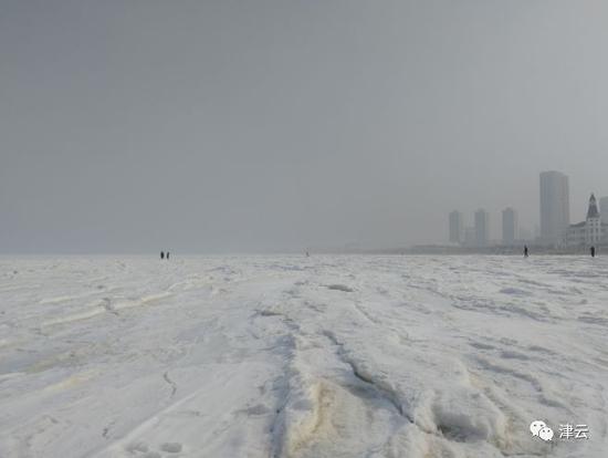 (三堂海水浴场的海冰)