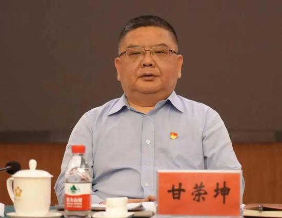 5月25日,甘荣坤出席河南省第一批政法队伍教育整顿驻点指导组现场会。