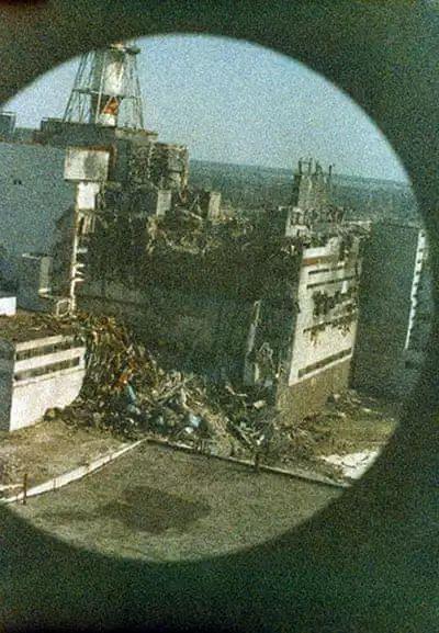  第一张切尔诺贝利爆炸后照片。图片来源：Igor Kostin/Corbis