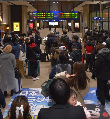 日本新干线因地震困隧道 280名乘客淡定等半小时