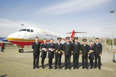 首架国产机ARJ21抵达成都 三个月后载客运营